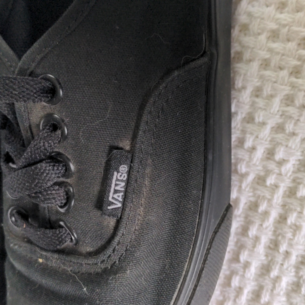 Vans - Picture 3 of 5